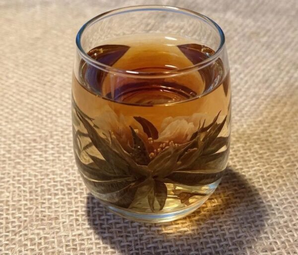 White Tea Blossom - Blooming White Tea Ball